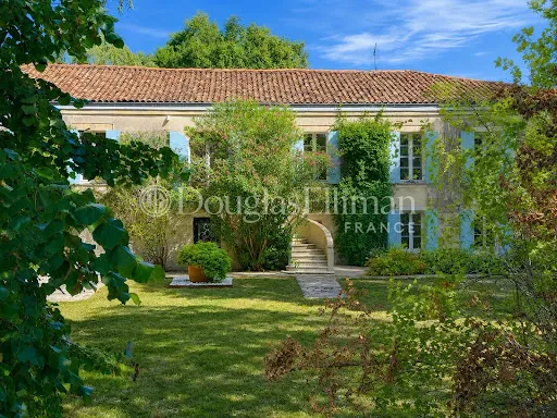 Château 12 pièces 600 m²