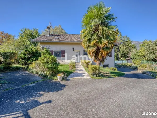 Villa 7 pièces 162 m²