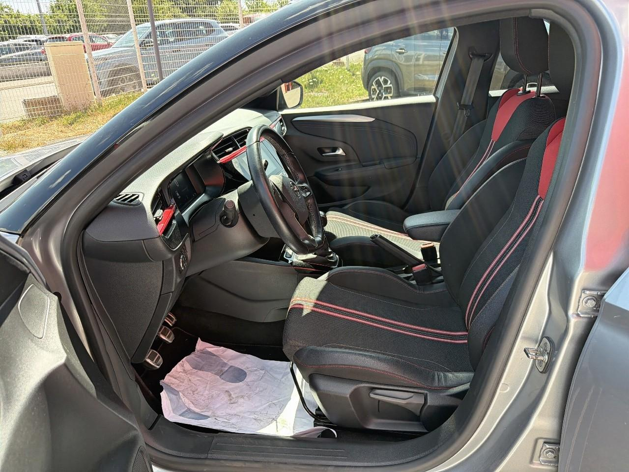 Opel Corsa 1.2 turbo 100 ch bvm6 gs line — photo 9