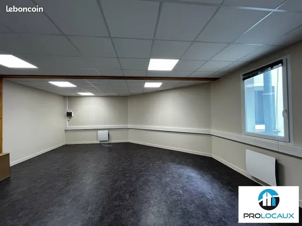 Bureaux 25 m² SAINT MAXIMIN
