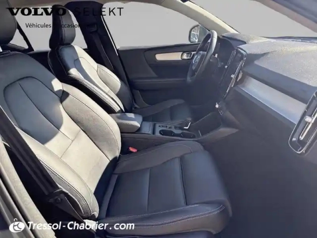 Volvo Xc40 d4 awd adblue 190 ch geartronic 8 first edition — photo 9