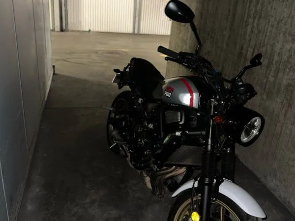 Parking moto