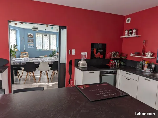 Belle maison 7 pièces de 146 m2 à LA GARNACHE