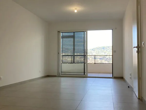 Cannes Petit Juas – 2 pièces neuf au dernier étage avec terrasse, piscine et garage