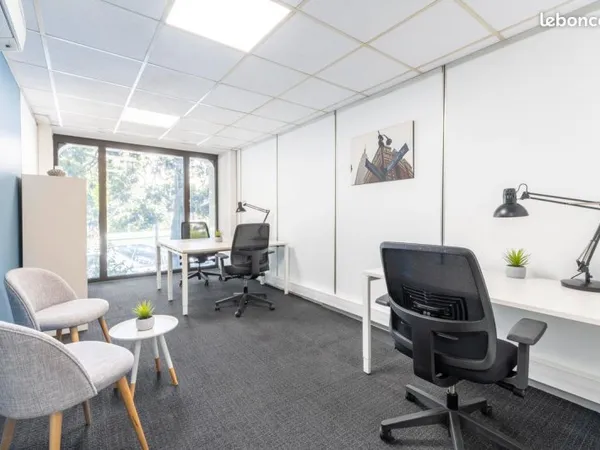 Bureau privé à louer pour 5 personnes à Nice City Centre