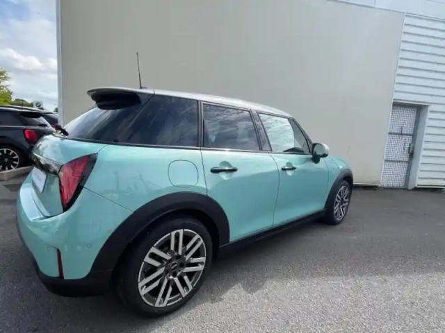 Mini Cooper 5 portes s 204ch classic dkg7 — photo 2