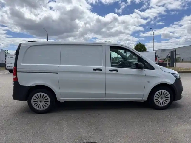 Mercedes Vito fourgon 114 cdi compact bva rwd — photo 6