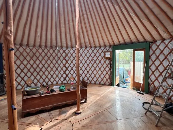 Yourte contemporaine 50m2 / 8 mètres de diamètre