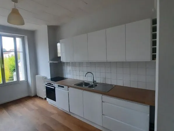 Très joli F5 - 100 m2 - jolie vue - dans une impasse au calme - jardin - garage