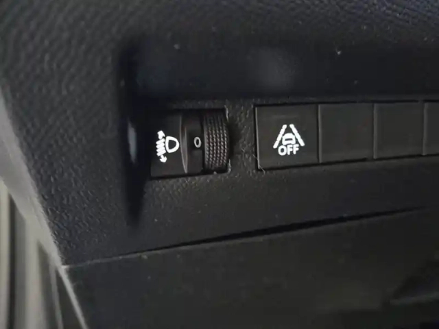 Peugeot 208 electrique 50 kwh 136ch — photo 30