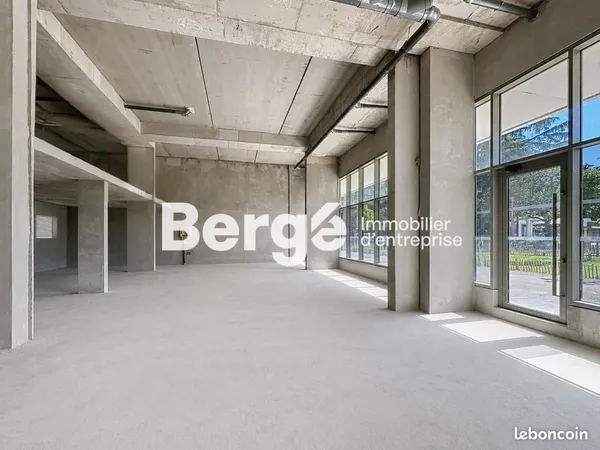 Local commercial 315 m²