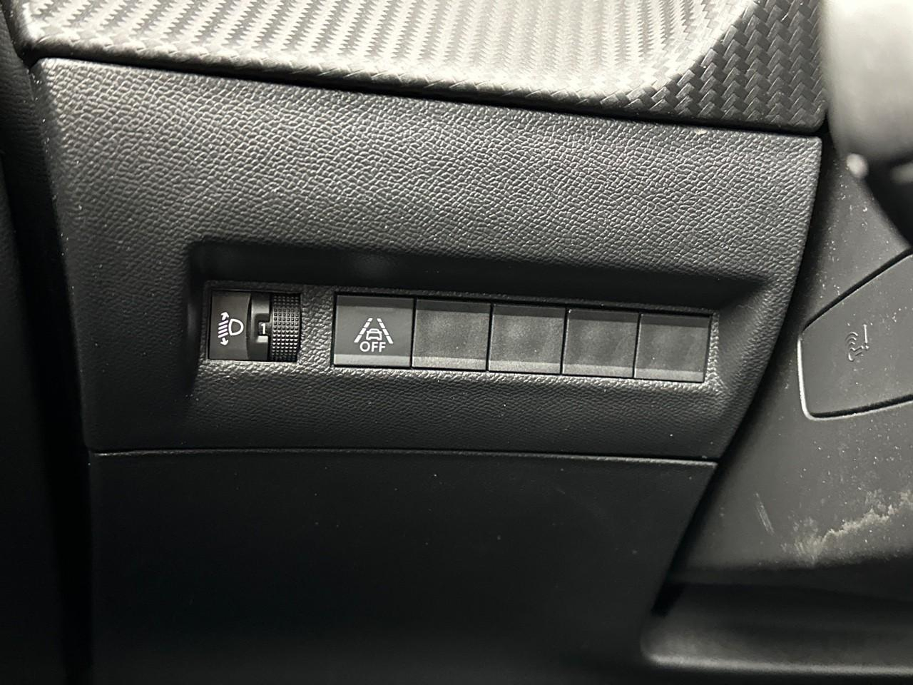 Peugeot 208 puretech 100 s&s bvm6 allure — photo 18