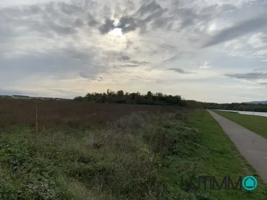 Terrain 629 m²