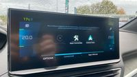 Peugeot 3008 HYBRID 225ch Allure Pack e-EAT8 — photo 16