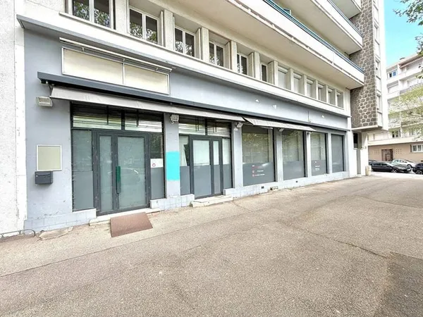 Local commercial 137 m²
