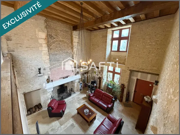 Ancien Hospice entièrement rénové en 2023.