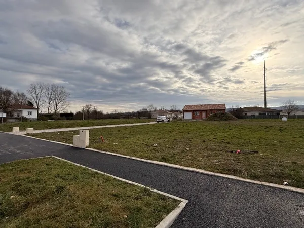 Terrain 750 m²
