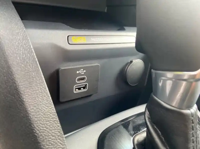 Ford Transit Courier fourgonnette 1.0 ecoboost 125ch trend dct7 — photo 22