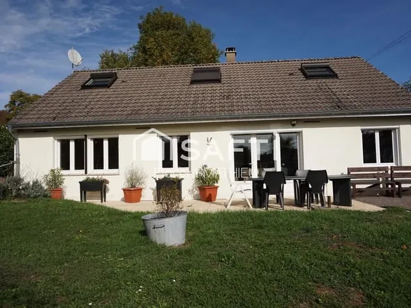 Maison Familiale avec 5 chambres en impasse implantée sur 1000m² au calme.