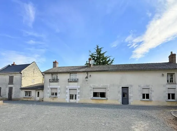 Ancien corps vigneron - 7 pièces - 146m² - Dépendances - Doué la Fontaine - D6072