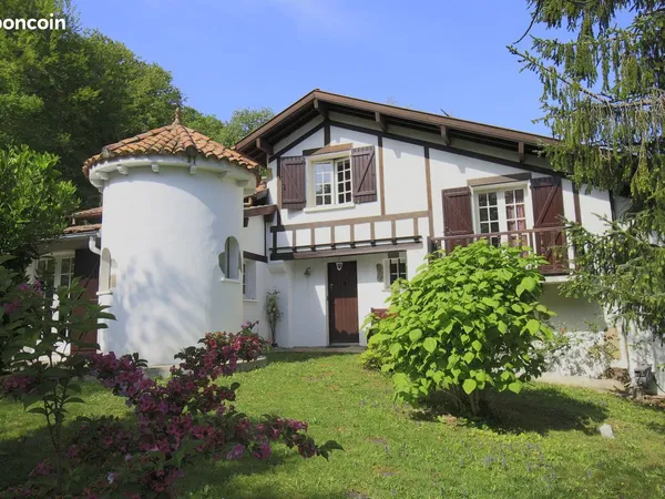 Villa 6 pièces 198 m²