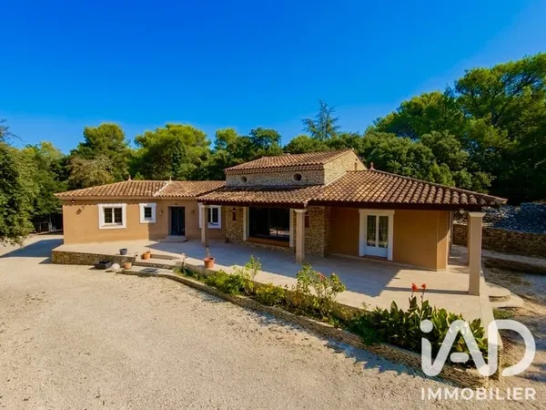 Maison 9 pièces 307 m²