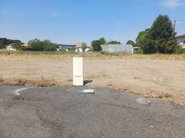 Terrain 553 m²
