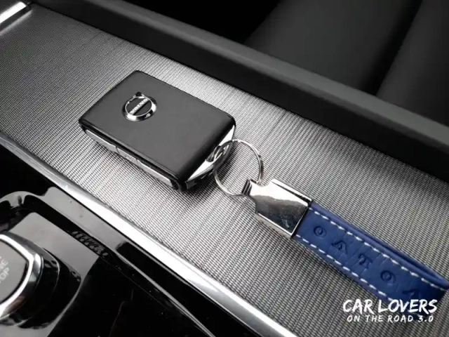 Volvo Xc60 t6 awd hybride rechargeable 253 ch+145 ch geartronic 8 — photo 30
