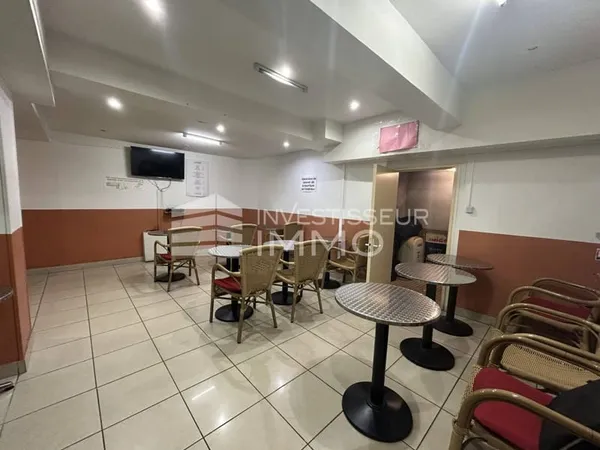 Local commercial 138 m²