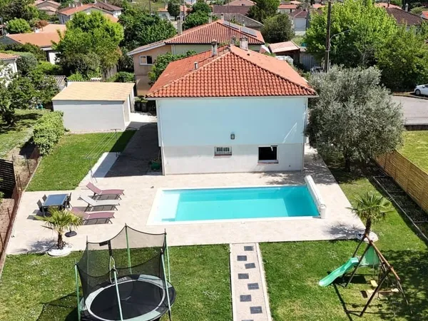 Maison à proximé des commerces