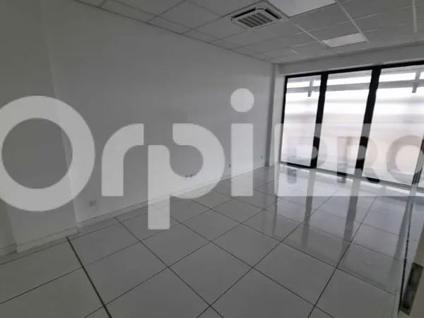 Bureau 128 m²