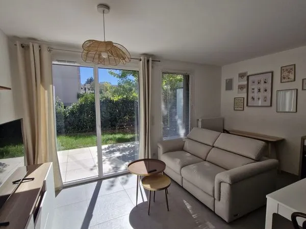 T2 meublé 44 m2 avec jardin, terrasse et place de parking privatif- Annecy