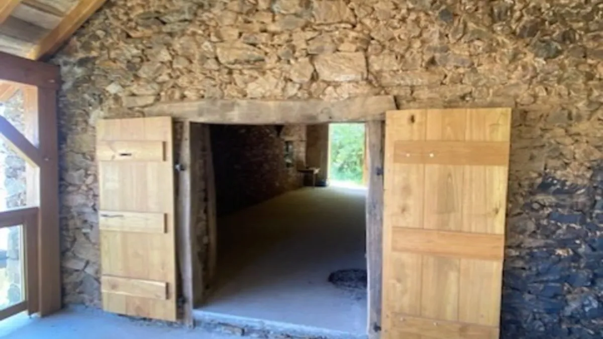 Photo 8