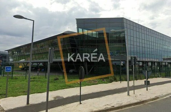 Bureau 579 m²