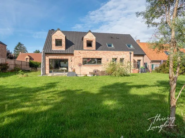 Maison 8 pièces 209 m²