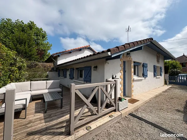 C'est une maison bleue 🎵🎸