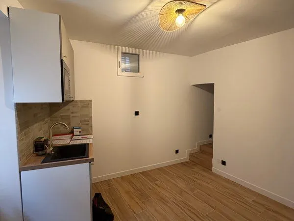 Studio 18m2 rénové - centre d'Aubagne