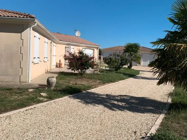 Maison lumineuse et traversante