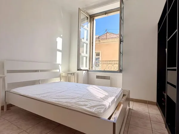 T2 au coeur de l'Écusson - Vue Maison Carrée