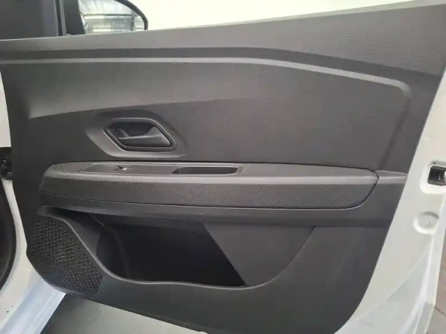 Dacia Sandero sce 65 — photo 20
