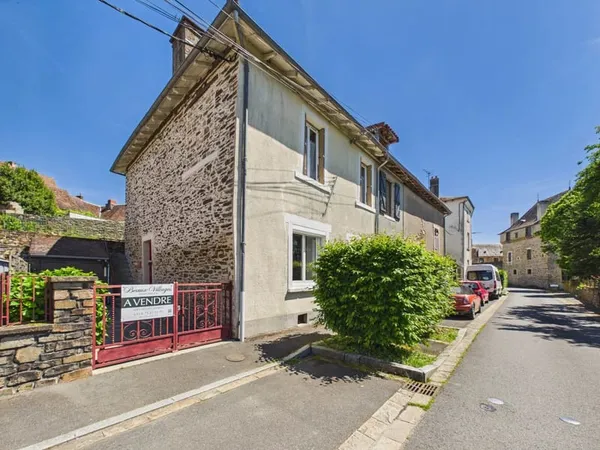 Maison de village de 2 chambres pleine de charme avec jardin et vue sur le château