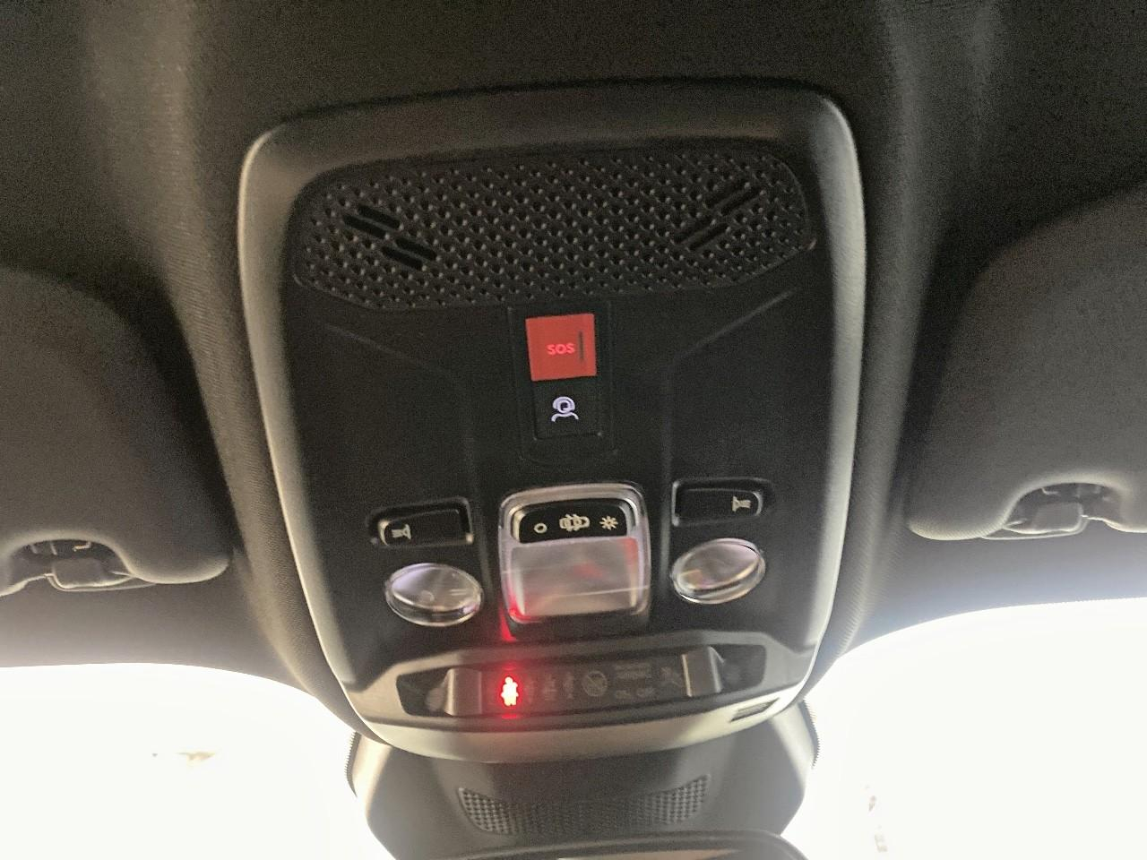 Peugeot 2008 hybrid 145 ch e-dcs6 allure — photo 19