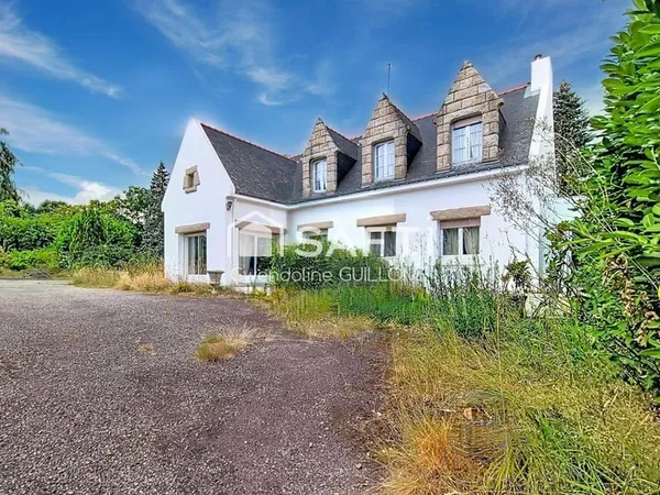 beaux volumes ;sous sol; proche Vannes;Néo bretonne