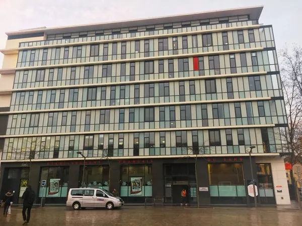 Bureaux 1 pièce 430 m²
