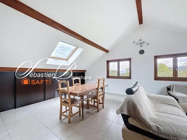 Un appartement où l'on profite aussi de l'extérieur