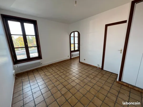Appartement de 2 pièces 35 m² ( eau, chauffage, ...INCLUS)