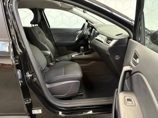 Renault Captur blue dci 115 edc — photo 9