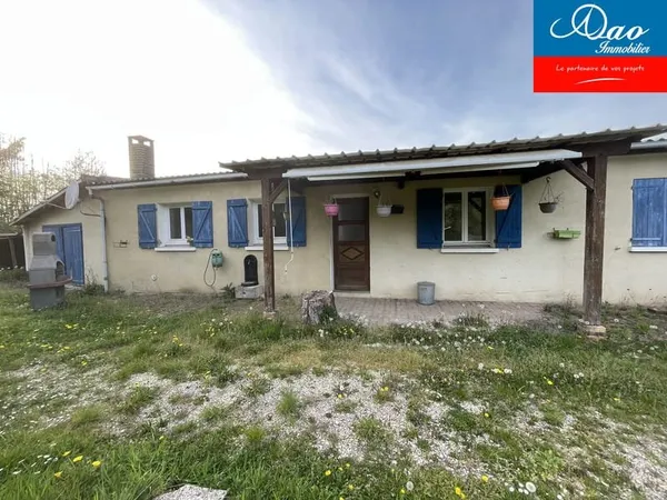 Maison de plain pied sur terrain d'environ 5000m2 secteur Tr