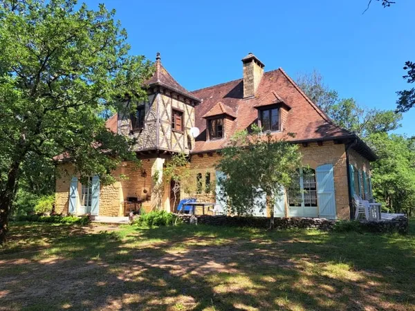 Proche Gourdon, belle Maison en pierre et colombage de plain pied avec sous-sol et Chalet