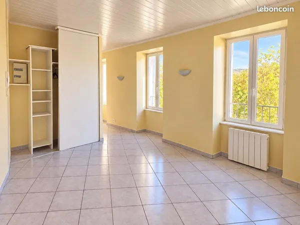 Studio 27 m² - Centre-ville de Millau - Libre de suite